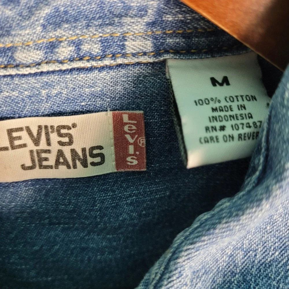 Levi's Denim Chore Shirt Men's Medium Blue 4-Pocket Cotton Button-Up Long Sleeve